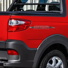 Par Adesivos Fiat Strada Freedom 2019 2020 Emblema Lateral Foto mini  2