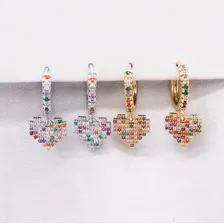 Par Brincos Argola Coração Zircônias Cravejadas Aço Prateado Foto mini 3