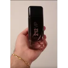 Perfume Carolina Herrera 212 Vip Black Edp 100 Foto mini 3