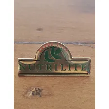 Pin Broche Nutrilite Cor Dourado Foto mini 3