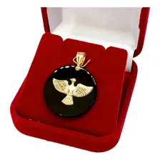 Pingente Divino Espirito Santo Pedra Onix E Ouro 18k - 750 Cor Amarelo Foto mini 2