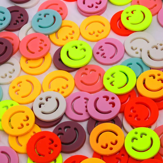 Pingente Sorriso De 20mm Pacote Com 250 Unidades Em Plástico Cor Colorido Foto 1