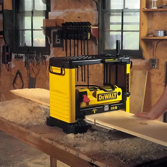Plaina Desengrossadeira Portátil 1800w Dewalt 127v Dw733-br Foto 1