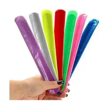 Pulseira Bate Enrola Festa 30 Unidades Cores Neon Sortidas Foto mini 1