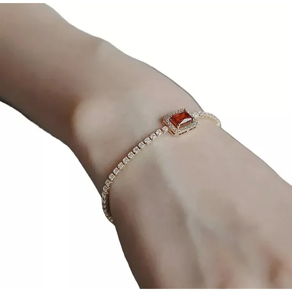 Pulseira Feminina Cravejada Em Pedras Banhada A Ouro 18k Foto 1
