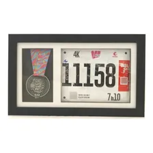 Quadro Moldura Portamedalha - Foto E Medalha Horizontal Cor Preto e Branco Quatro Lados Porta Medalhas Foto mini  2
