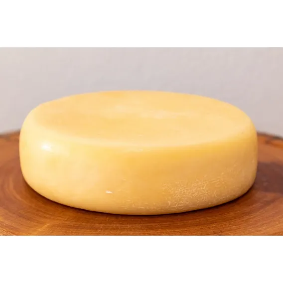 Queijo Minas Canastra Meia Cura 1,1 Kg - São Roque De Minas Serra da Canastra Foto 1