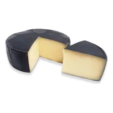 Queijo Parmesão Capa Preta Da Serra Da Canastra 500g Foto  mini 1