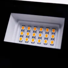 Refletor Holofote Led 30w Bivolt Prova Dágua Branco Quente Carcaça Preto Luz Branco-quente 127/220v Foto mini 2
