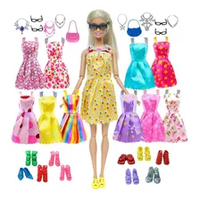 Roupinha De Boneca Tipo Barbie E Similares E Acessórios 32pç Foto mini  2