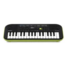 Teclado musical Casio Mini SA-46 32 teclas preto/verde Foto mini  3