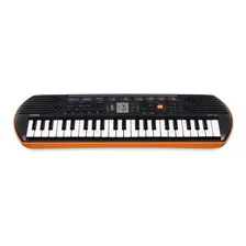 Teclado musical Casio Mini SA-76 44 teclas preto/laranja Foto mini 1