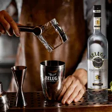 Vodka Noble Russian destilado russo combinando com mel aveia baunilha e Sylibum 700ml Beluga Foto mini 4