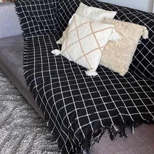 Xale / Manta Capa Para Sofá Ou Beira De Cama Cor Preto Com Branco Foto  mini 1