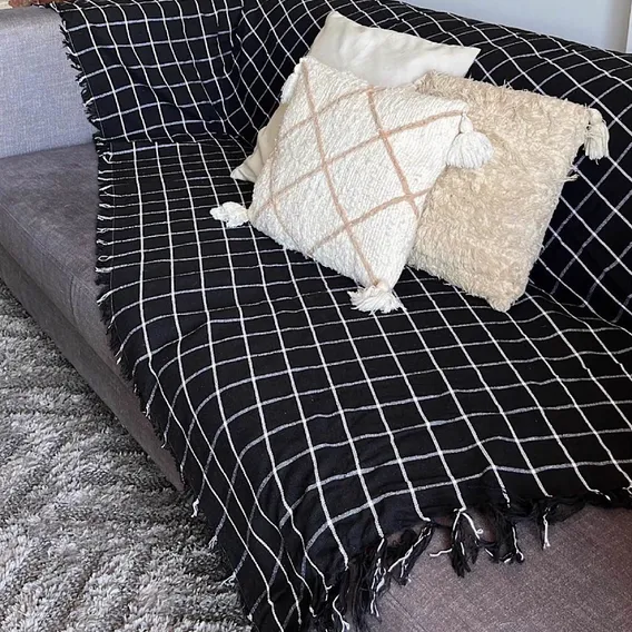 Xale / Manta Capa Para Sofá Ou Beira De Cama Cor Preto Com Branco Foto 1